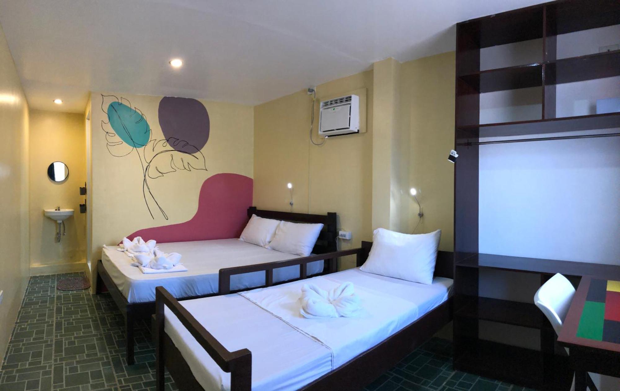 Chill Out Hostel Balabag  Exterior photo
