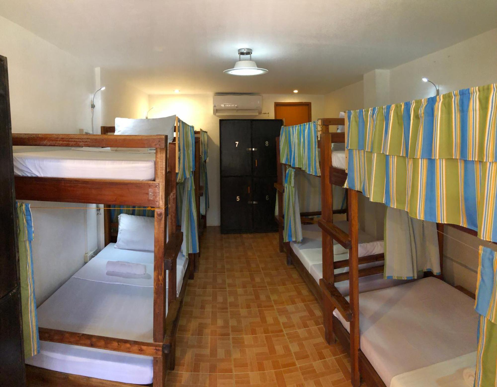 Chill Out Hostel Balabag  Room photo